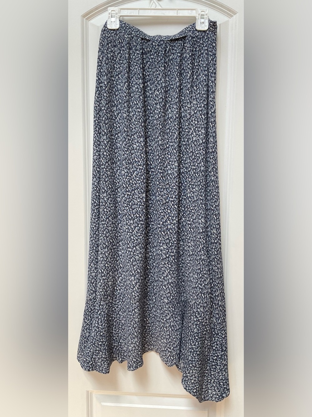 Olivia Grey High-Low Floral Midi Skirt - Picture 2 of 7